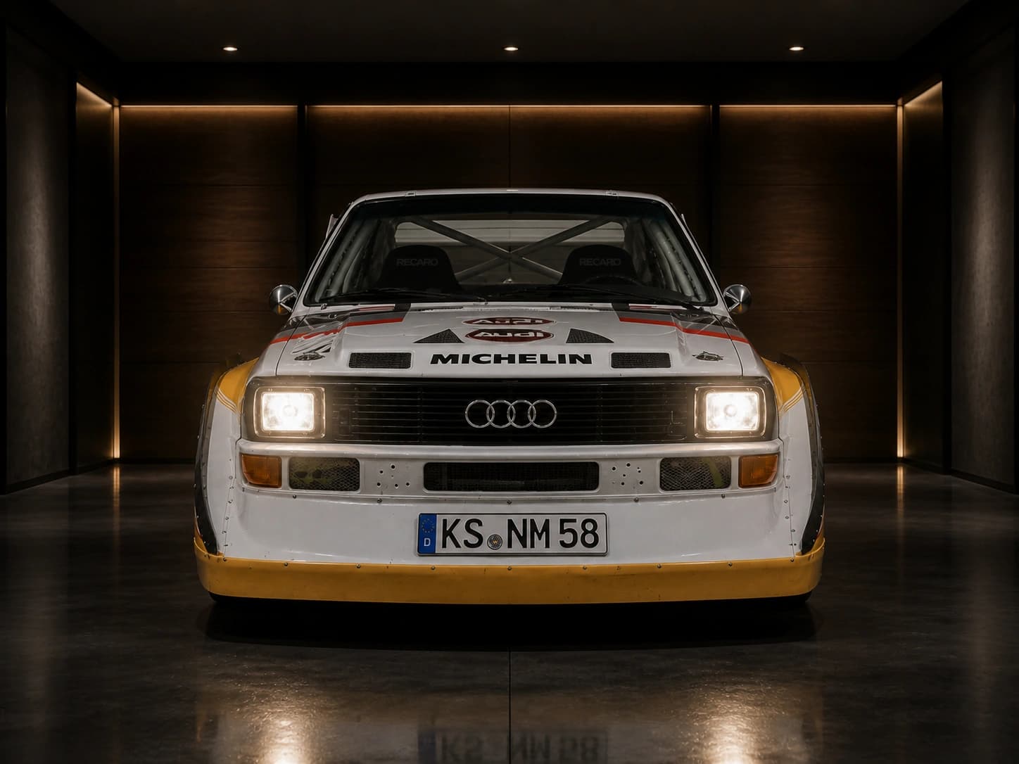 Audi Quattro Rally Car белого цвета в тёмном роскошном гараже — для современной программы организации рабочего стола Windows