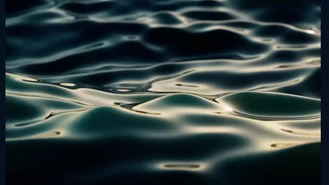 Oceano Negro. Oceano oscuro de noche - olas misteriosas, negro profundo